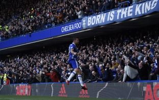 Chelsea kthehet në krye të Anglisë