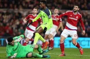 Liverpool shënon fitore, shkëlqen Llallana