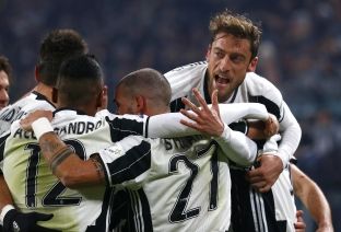 Juve mposht Romën, marshon drejt titullit [video] 