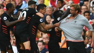 Klopp i befasuar me Liverpoolin e tij të papërmbajtshëm