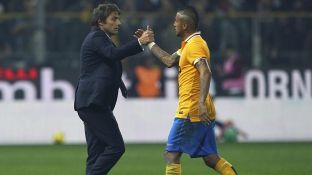 Chelsea fillon bisedimet me Vidalin