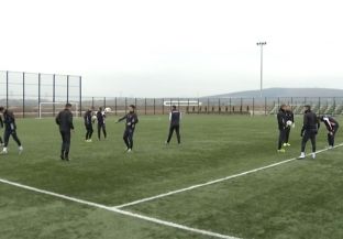  Feronikeli nis përgatitjet me tri përforcime e dy largime [video]