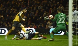 Giroud çon tutje Arsenalin në FA Cup