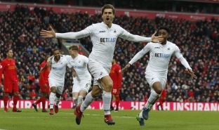 Liverpooli befasohet nga Swansea në Anfield