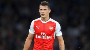  Xhaka në polici, akuzohet për racizëm