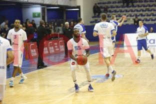 Hinds, i vetmi që i mbijetoi “furtunës” te Prishtina
