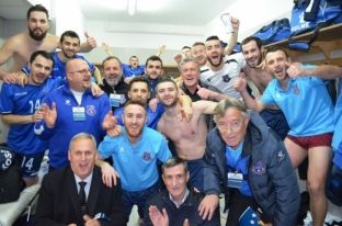 Lojtarët presin fitoren e Kosovës ndaj Danimarkës në futsall