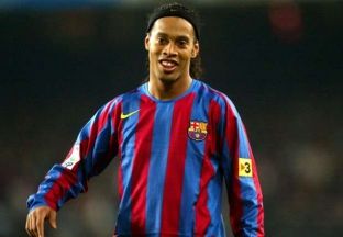 Zyrtare: Ronaldinho rikthehet në Barcelonë [video]