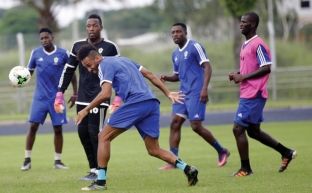 Futbolli afrikan ka të njëjtat probleme me dekada