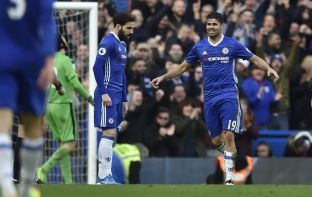 Fabregas shemb Arsenalin me gol të bukur [video]