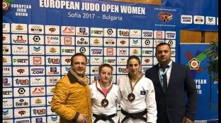 Distria e Nora fillojnë mbarë 2017, marrin medalje në Sofje