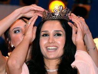 Refugjatja siriane 26-vjeçare shpallet Miss në Gjermani