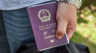Turisti kinez me gabim të vetin mbeti dy javë azilant në Gjermani