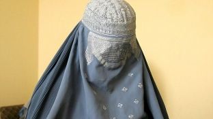 ISIS nxjerr të jashtëligjshme burkën!