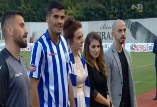  Futbollisti i Tiranës kurorëzohet në stadium