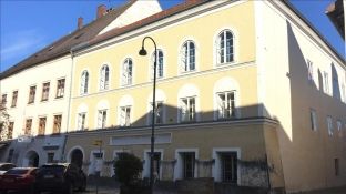 Fluks vizitorësh në shtëpinë ku u lind Hitleri pas vendimit për shembjen