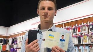 Ukrainasi ndryshoi emrin në iPhone 7 për ta fituar telefonin falas