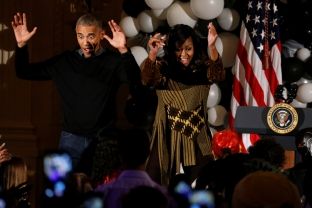 Halloween i fundit në Shtëpinë e Bardhë për Obamat, vallëzojnë nën tingujt e “Thriller”