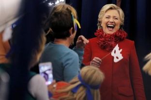  Hillary Clinton – tifoze e Arsenalit?