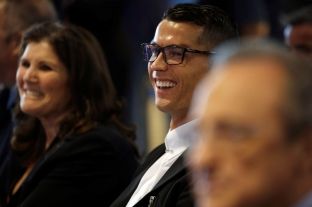 Syzet e Ronaldos “çmendin” Twitterin
