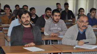 Në shtëpi baba, në shkollë shok