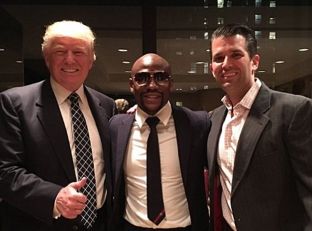 Kampioni i boksit Floyd Mayweather në Trump Tower për të vizituar Donaldin