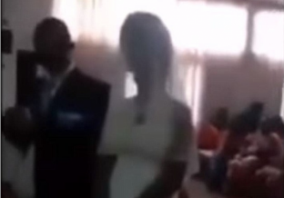 Dashnorja e dhëndrit shfaqet në dasmë e veshur si nuse [video]