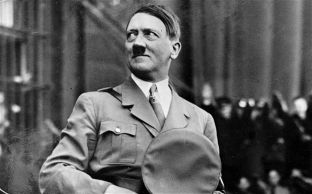 Foto të papublikuara të Hitlerit në dasmën e baxhanakut, që e ekzekutoi pas një viti
