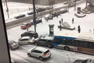 Kështu vallëzojnë automobilat në Montreal [video]