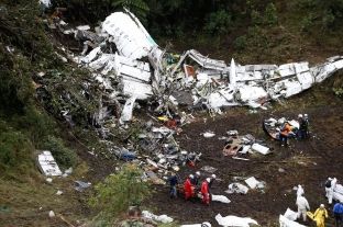 Si i mbijetoi lojtari brazilian rrëzimit të aeroplanit [foto]