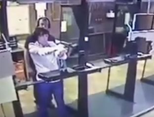 Tenton vetëvrasjen, por qëllon instruktorin e qitjes [video +18]