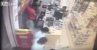 Hyn për të plaçkitur, vdes nga sulmi në zemër [video]