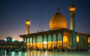 Fotot e mrekullueshme të xhamive në Iran