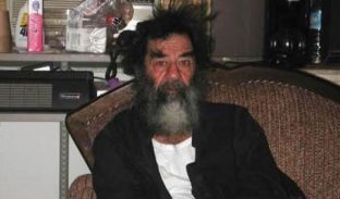 Hetuesi i CIA-s që lavdëron Saddam Husseinin