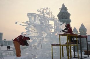 Skulptura me akull [foto]