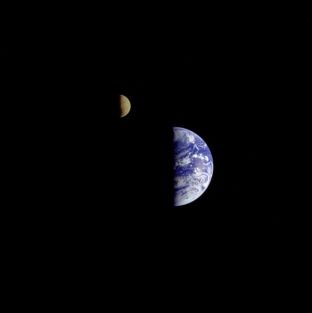 NASA sjell pamje të jashtëzakonshme të Hënës e Tokës nga Marsi [foto]