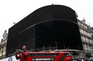 Fiken reklamat e famshme në “Piccadilly Circus” në Londër