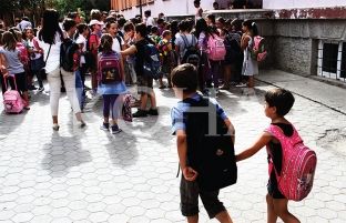 Komuna lavdëron mësimin gjithëditor në Prishtinë, prindërit skeptikë për rezultatet