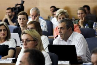 LDK e Prishtinës: Ahmeti vazhdon me monologje, nuk përmend një mori dështimesh