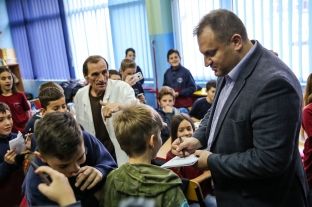 26 shkolla të Prishtinës me kënde të leximit