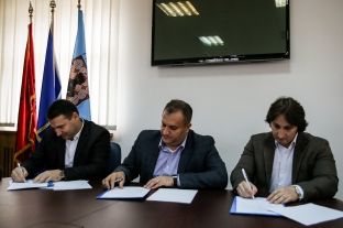  Komuna ua mundëson 100 nxënësve falas kursin e gjuhëve të huaja