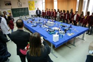 Shkollave të Prishtinës i shtohen 102 kabinete