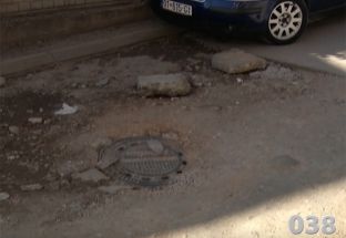 Banorët e “27 nëntori” ankohen se komuna nuk i ka mbyllur gropat që i hapi një muaj e gjysmë më herët