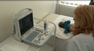 Ministria injoron kërkesën e Komunës së Prishtinës për më shumë pediatër në QMF [video]