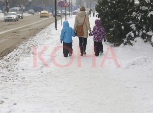 Trotuaret në kryeqytet të papastruara, Komuna kishte prioritet rrugët [video]