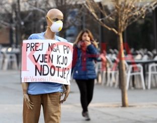 Cilësia e ajrit mbetet alarmuese, përgjegjësit hedhin fajin te njëri tjetri [video]