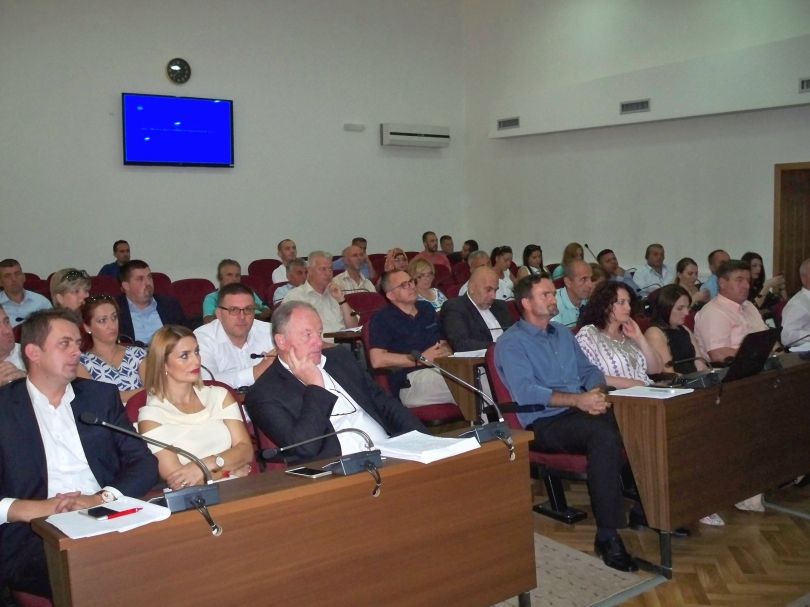  Opozita kritikoi komunën për menaxhim të dobët të financave
