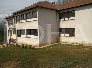 Pjetershticasit kërkojnë ndërtimin e objektit të ri shkollor