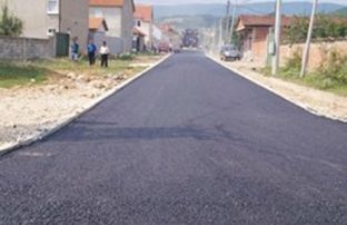 Asfaltohet rruga që e lidh Gaçkën me rrugën për Brezovicë