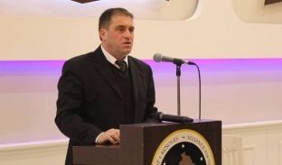 AAK: Kryetari i Pejës punëson vëllanë e vet në komunë